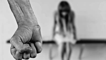 पहले की पिटाई, फिर महिला के प्राइवेट पार्ट में जेठ ने डाला मिर्ची, तार-तार हुई रिश्ते की मर्यादा