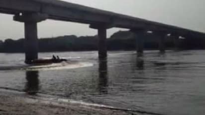 नाव में मिला मोबाइल और व्हाट्सऐप पर लिखा था भावुक स्टेट्स, सेना भर्ती की तैयारी में कर रहे युवक ने किया सुसाइड