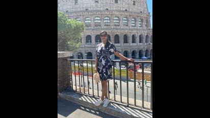 రోమ్ నగరాన్ని చుట్టేస్తున్న డస్కీ బ్యూటీ.. మినీ డ్రెస్ లో మెస్మరైజ్ చేస్తున్న ఐశ్వర్యా రాజేశ్..  