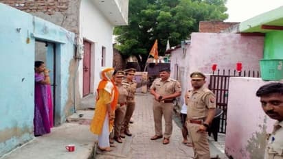 सावन के तीसरे सोमवार पर ताजमहल में रुद्राभिषेक का ऐलान, घर में ही नजरबंद किए गए हिंदू संगठन के 3 पदाधिकारी