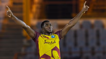 ആറ് വിക്കറ്റെടുത്ത് മക്കോയ്; ശരാശരി സ്കോറിൽ ഒതുങ്ങി ഇന്ത്യ