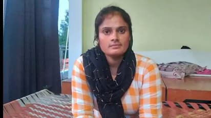 കൻവർ യാത്രയുമായി ബന്ധപ്പെട്ട് മുസ്ലീംഗായികയുടെ ഗാനം വൈറലായി; ഫത്വവയുമായി ചില മുസ്ലീം പണ്ഡിതര്‍