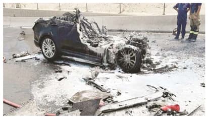 കുവൈത്തില്‍ വാഹനത്തിന് തീപിടിച്ച് അപകടം; രണ്ടുപേര്‍ മരിച്ചു