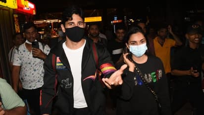 ಏರ್ಪೋರ್ಟ್‌ನಲ್ಲಿ ಕಿಯಾರಾ-ಸಿದ್ಧಾರ್ಥ್ ಮಲ್ಹೋತ್ರಾ; ಪಾಪಾರಾಜಿಗಳ ಮೇಲೆ ಸಿಡುಕಿದ ನಟ!