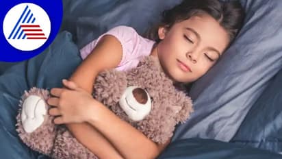 ಮಕ್ಕಳು ಕಣ್ತುಂಬಾ ನಿದ್ದೆ ಮಾಡ್ಬೇಕಾದ್ರೆ ಈ ಟ್ರಿಕ್ಸ್ ಯೂಸ್ ಮಾಡಿ