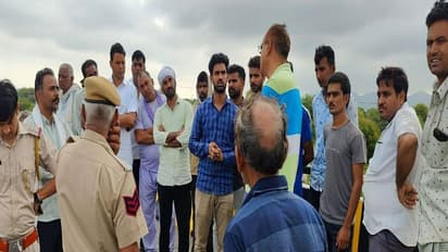 सीकर में टैंपो चालक ने दिखाया गजब का साहस, बाइक सवार गोलियां बरसते रहे उसने फिल्मी स्टाइल से बचाई जान