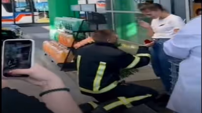 जंग से जूझ रहे यूक्रेन में सामने आया ऐसा वीडियो, मंत्री के सलाहकार ने ट्विटर पर पोस्ट कर लिखा शानदार मैसेज