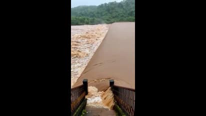 Karnataka Rain Pictures: ಮುಳುಗಿದ ಹಲವು ಗ್ರಾಮ, ಜನಜೀವನ ಅಸ್ತವ್ಯಸ್ತ