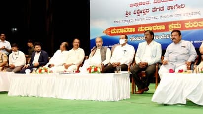 ಮತದಾರರಿಗೆ ಅನರ್ಹತೆ ಅಧಿಕಾರ ನೀಡಿ