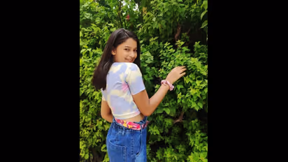 ஹீரோயின் லுக்கில்... செம்ம ஸ்டைலிஷாக குட்டி நயன் அனிகாவை ஓரம் கட்டும் சூர்யாவின் ரீல் மகள் யுவினா பார்த்தவி!