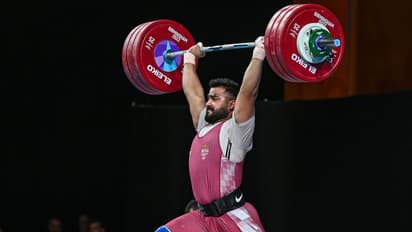 കോമണ്വെല്ത്ത് ഗെയിംസ് ഭാരോദ്വഹത്തില് വികാസിന് വെള്ളി; വനിതാ ഹോക്കിയില് തോല്വി