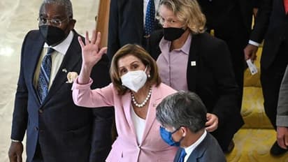 ചൈനയുടെ ഭീഷണി തള്ളി; നാൻസി പെലോസി തായ‍്‍വാനിൽ, യുദ്ധ വിമാനങ്ങൾ വിന്യസിച്ച് ചൈന