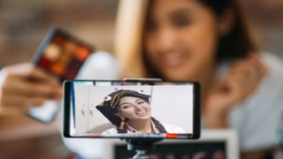 लाइव स्ट्रीमिंग के दौरान शख्स ने पत्नी को जिंदा जलाया, 'सरकार' ने दरिंदे को दी उतनी ही खतरनाक मौत