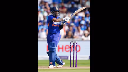 ഐസിസി ടി20 റാങ്കിംഗ്: വെസ്റ്റ് ഇന്‍ഡീസിനെതിരെ അവസാന മത്സരം കളിക്കാതിരുന്ന സൂര്യകുമാറിന് തിരിച്ചടി