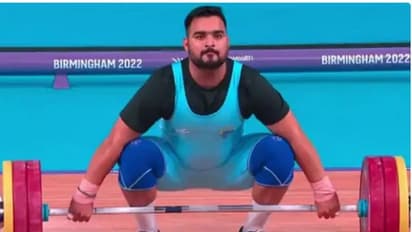 CWG 2022: కాంస్యం నెగ్గిన లవ్ప్రీత్ సింగ్.. భారత్కు పతకాల పంట పండిస్తున్న వెయిట్ లిఫ్టర్లు