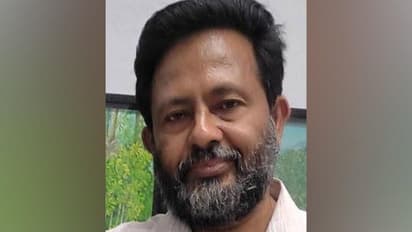 മലപ്പുറത്ത് വില്ലേജ് ഓഫീസറെ തൂങ്ങി മരിച്ച നിലയില് കണ്ടെത്തി