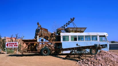 মাটির নীচে এই আশ্চর্য শহরে পাব,হোটেল,বার সবকিছুই পাবেন! তীব্র গরমেও নেই এসির প্রয়োজন