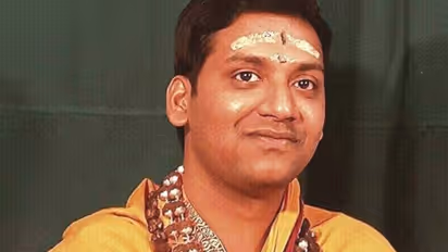 பணமோசடி வழக்கில் சிக்கிய இந்து மக்கள் கட்சி ஜோதிடர்… குடும்பத்துடன் தற்கொலை முயற்சி!!