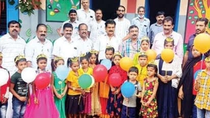 'മലയാള മാധുര്യം നുകർന്ന് അറിവിന്റെ പുത്തൻ ലോകത്തേക്ക് അവർ': അസമിൽ നിന്നുള്ള 18 കുട്ടികൾക്ക് ഗംഭീര വരവേൽപ്പ്