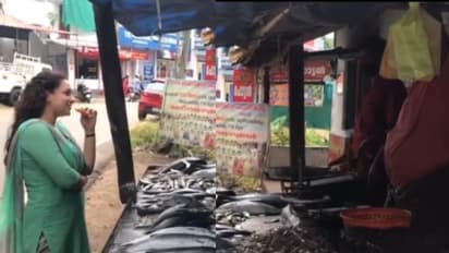 ചേട്ടന് 75 ലക്ഷം ലോട്ടറി അടിച്ചോ ? ഭാഗ്യവാനെ നേരിട്ടു കാണാനെത്തി നിത്യ മേനന് !