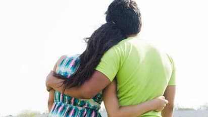 21 साल के लड़के ने एक ही ट्रिक से 2 महीने में 10 लड़कियों को गर्लफ्रेंड बनाकर किया न्यूड!