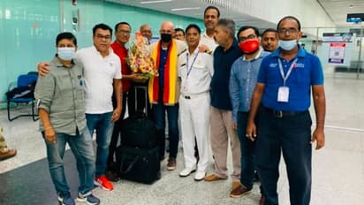 শহরে পা লাল-হলুদের ব্রিটিশ কোচের, একসঙ্গে ১৩ প্লেয়ার সই করাল ইস্টবেঙ্গল