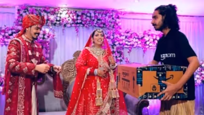 दूल्हेराजा ने जयमाल स्टेज की फोटो पोस्ट कर भयानक गलती कर दी... यूजर्स ने उन्हें धो डाला 