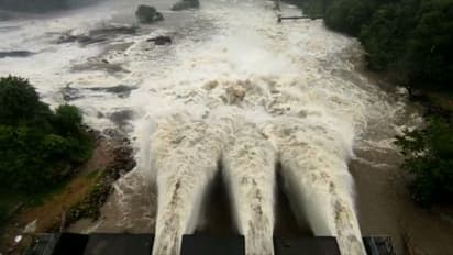 ഒഴിയാതെ ആശങ്ക, 5 ഡാമുകളിൽ റെഡ് അലർട്ട്; ഇടുക്കി, കക്കി ഡാമുകളിൽ ബ്ലൂ അലർട്ട്; ഇടുക്കി തുറന്നേക്കും