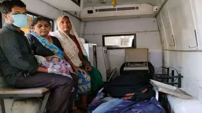 चंदौली: बदहाल व्यवस्थाओं के बीच इन एंबुलेंस कर्मियों ने पेश की मिशाल, परिजन तारीफें करते नहीं थम रहे