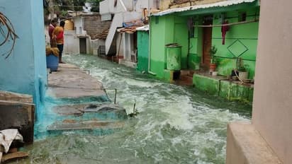 ಮಳೆ ಅವಾಂತರ, ರಾತ್ರಿಯಿಡಿ ಪರದಾಡಿದ ನಿವಾಸಿಗಳು