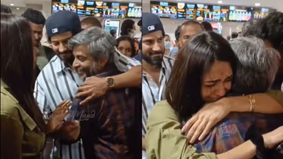 ഹൈദരാബാദില്‍ ആരാധകര്‍ക്കൊപ്പം 'സീതാ രാമം' കണ്ട് ദുല്‍ഖര്‍; വീഡിയോ