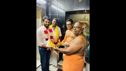 நடிகர் சந்தானத்திற்கு இவ்ளோ பெரிய மகனா? வைரலாகும் புகைப்படம்!