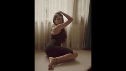 Shivani: టైట్‌ ఫిట్‌లో చుట్టుకొలతలు చూపిస్తున్న శివానీ రాజశేఖర్‌.. చిలిపి పోజులతో స్టార్‌ కిడ్‌ కవ్వింపులు.. 