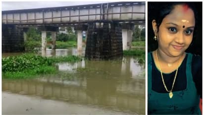 റെയിൽവെ ട്രാക്കിലൂടെ നടക്കുന്നതിനിടെ തോട്ടിൽ വീണ് പരിക്കേറ്റ സംഭവം; യുവതികളിലൊരാള് മരിച്ചു