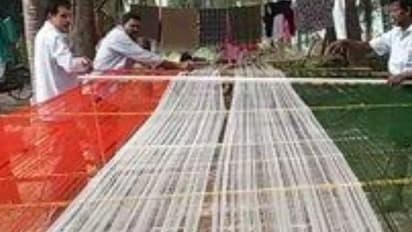  குடியிருந்த வீட்டை விற்று தேசிய கொடி.. மெய் சிலிர்க்கவைக்கும் நெசவாளியின் தேசபக்தி. மோடிக்கு ஒற்றை கோரிக்கை. 