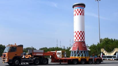 എസ്എസ്എൽവി ആദ്യ വിക്ഷേപണം നാളെ, രണ്ട് ഉപഗ്രഹങ്ങൾ ഭ്രമണപഥത്തിൽ എത്തിക്കും