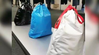 लग्जरी ब्रांड ने बनाया कूड़े फेंकने का बैग, दाम सुन लोग बोले-गिरवी रखना पड़ेगा मकान