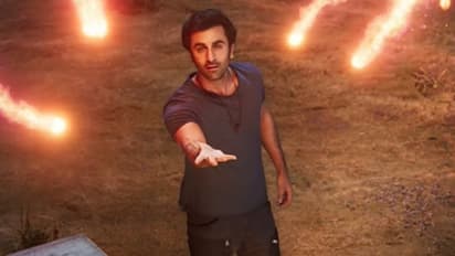 Brahmastra : 'ബ്രഹ്മാസ്ത്ര'യുടെ തുടക്കവും തയ്യാറെടുപ്പുകളും, വീഡിയോ പുറത്തുവിട്ട് സംവിധായകൻ