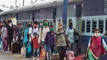 മുതിർന്ന പൗരന്മാർക്ക് റെയിൽവേ ഇളവുകൾ നൽകിയേക്കും; എസി കോച്ചിൽ ഇളവില്ല