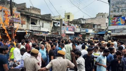 मोहर्रम के तीन दिन पहले राजस्थान में फिर विवादः मंदिर से भगवा झंडा हटाने पर हिंदू संगठनो के किया विरोध