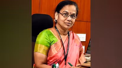 Who is Nallathamby Kalaiselvi, CSIR's first woman director general?