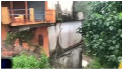 കാസർകോട് 10 വര്ഷം പഴക്കമുള്ള ബഹുനില കെട്ടിടം തകർന്ന് വീണു