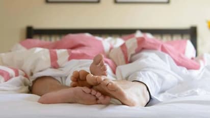 करोड़पति महिला ने शादीशुदा मर्द से बनाए संबंध, फिर अंतरंग तस्वीरें बेटी के स्कूल वेबसाइट पर कर दीं अपलोड