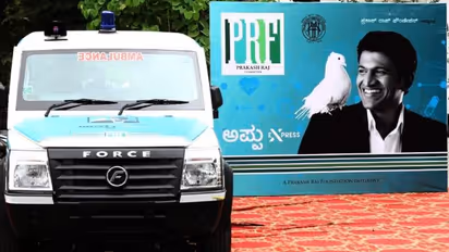 പുനീത് രാജ്കുമാറിന്റെ ഓര്‍മ്മയ്ക്ക്; 'അപ്പു എക്‌സ്പ്രസ്' ഫ്രീ ആംബുലന്‍സുമായി പ്രകാശ് രാജ്