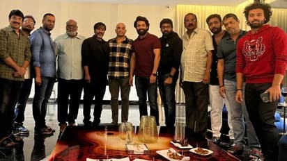 బింబిసార సక్సెస్ పార్టీలో దిల్ రాజు, కళ్యాణ్ రామ్.. ఖుషీ అవుతున్న బయ్యర్లు..