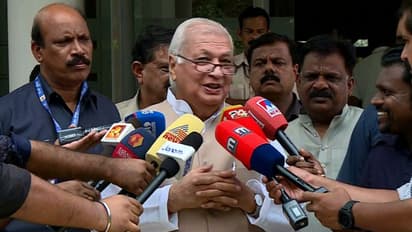 'കണ്ണും പൂട്ടി ഒപ്പിടില്ല, ഓര്ഡിനന്സില് കൃത്യമായ വിശദീകരണം വേണം' നിലപാടിലുറച്ച് ഗവര്ണര്