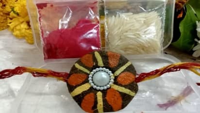 বিদেশে বাড়ছে গোবরের রাখির চাহিদা, হাজার হাজার রাখি পাড়ি দিচ্ছে আমেরিকা-মরিশাসে