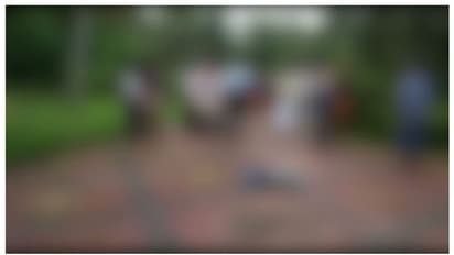 ട്രെയിന്‍ തട്ടി മരിച്ചയാളുടെ തല വീട്ടുമുറ്റത്ത് ; നായ കടിച്ചെടുത്ത് കൊണ്ടിട്ടതായി സിസിടിവി ദൃശ്യങ്ങള്‍