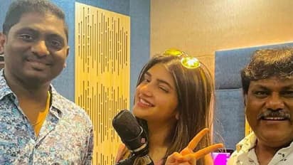 ధమాకా డబ్బింగ్ పనుల్లో శ్రీలీలా బిజీ బిజీ, వరుస అవకాశాలతో దూసుకుపోతున్న బ్యూటీ