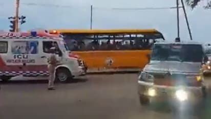 ஆம்புலன்சுக்கு வழி விடாமல் சென்ற அமைச்சர் அன்பில் மகேஷ்... நடந்தது என்ன? மக்கள் விளக்கம்!! 